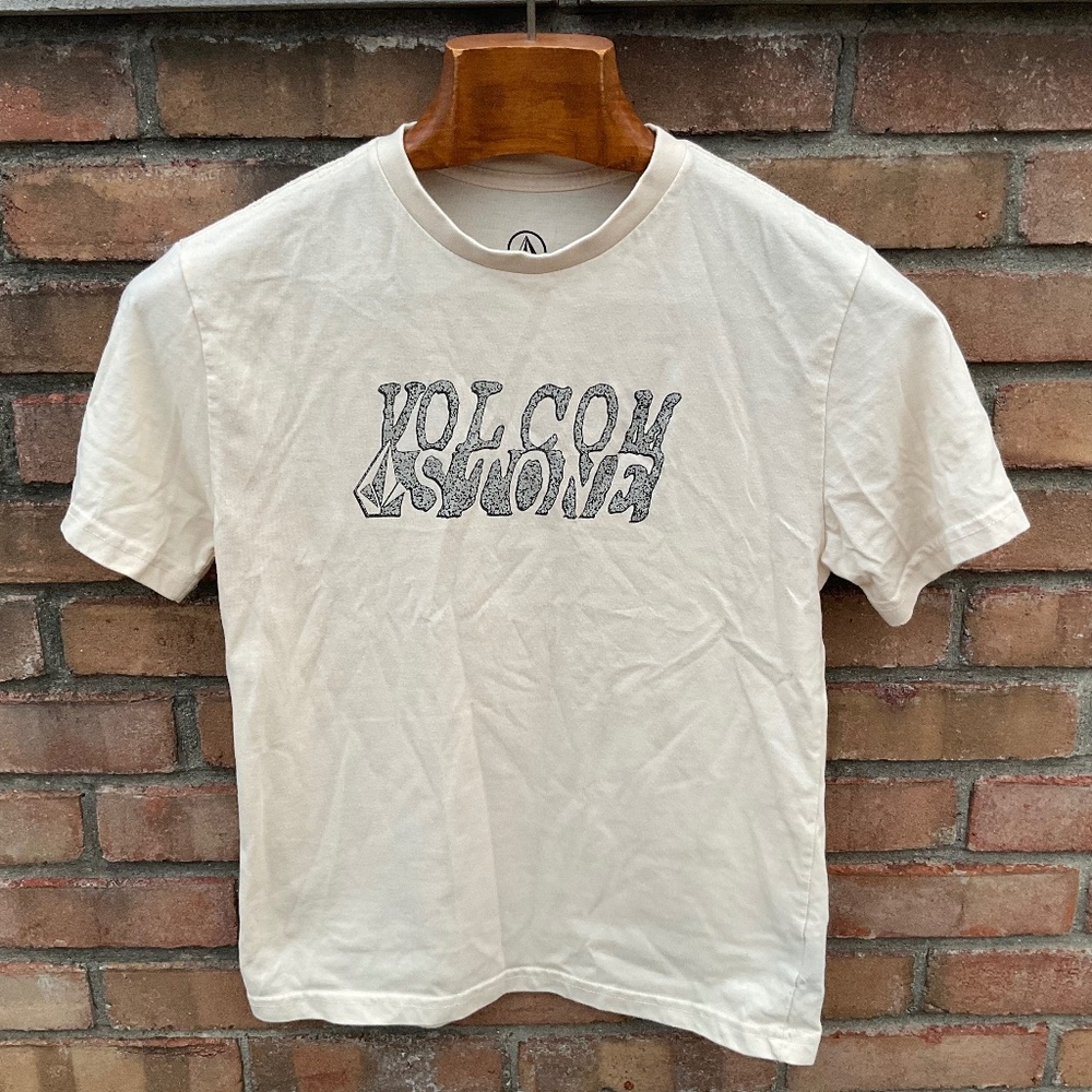 The Perfect Neutral Tshirt 😎 Volcom 😎
